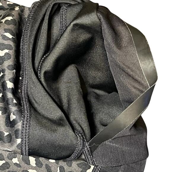 NWT‎ Fabletics Women's High Waisted Ultracool Mesh Pockets Leggings Cheetah XS - Picture 6 of 8